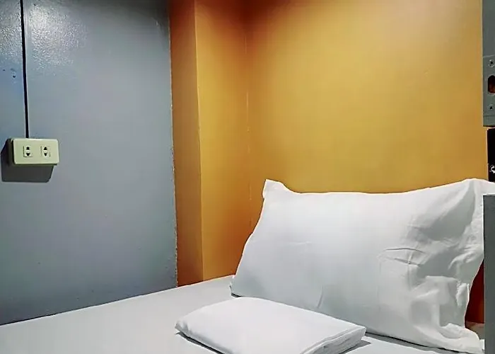 Hotel Washington Transient Capsule Manila